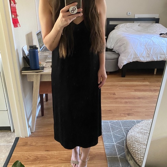 Halogen Dresses & Skirts - [NEW] Halogen Black Velvet Midi Dress